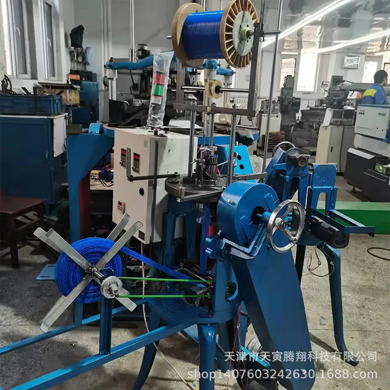 Трикотажная машина для автомобильных глушителей.2