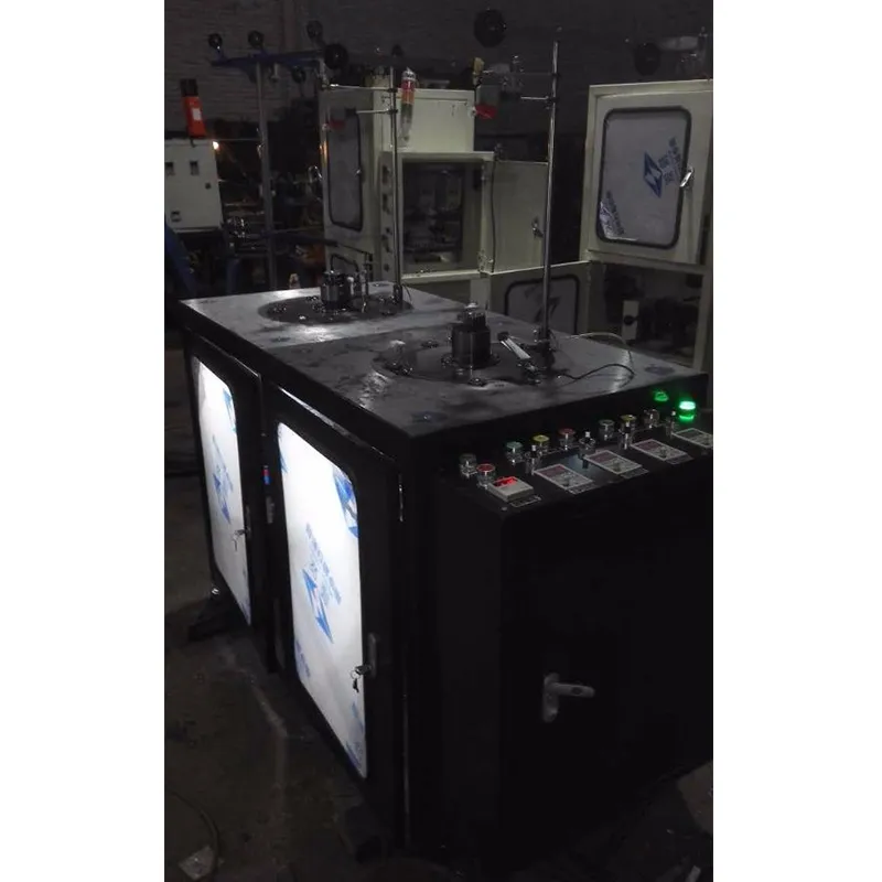 Трикотажная машина для производства сетки для чистящих шариков.3