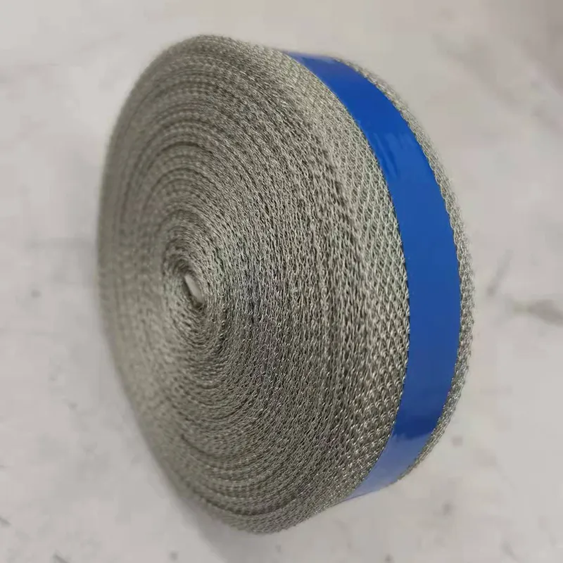 Экранирующая лента из металлической сетки для электромагнитного экранирования.2