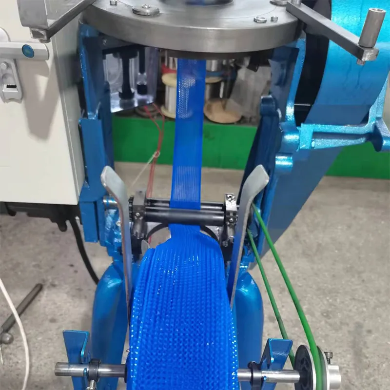 Трикотажная машина для автомобильных глушителей.1