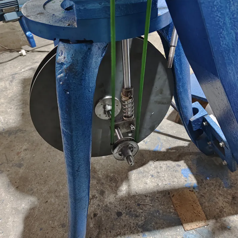 Упрощенная трикотажная машина для электромагнитной экранирующей сетки.3